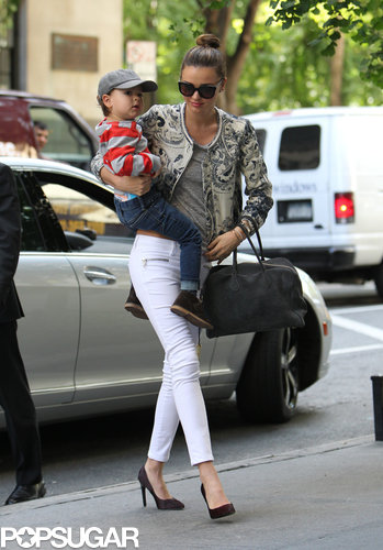 Miranda Kerr and Flynn Bloom left their building in NYC.
Miranda Kerr and Flynn Bloom left their building in NYC.