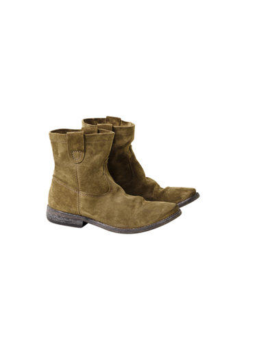 Suede Boots ($99)
Photo courtesy of H&M
Suede Boots ($99)
Photo courtesy of H&M