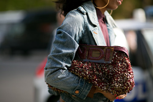 Gorgeous detail on an oversize Fendi clutch.
Gorgeous detail on an oversize Fendi clutch.