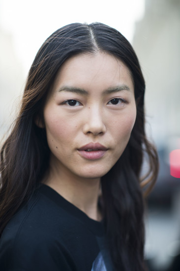 The lovely Liu Wen wearing flushes of pink. C'est magnifique!
Source: Le 21ème | Adam Katz Sinding
The lovely Liu Wen wearing flushes of pink. C'est magnifique!
Source: Le 21ème | Adam Katz Sinding