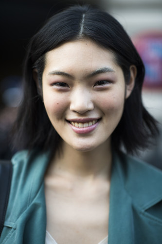 Shades of pink clearly works on eyes, cheeks, and lips.
Source: Le 21ème | Adam Katz Sinding
Shades of pink clearly works on eyes, cheeks, and lips.
Source: Le 21ème | Adam Katz Sinding