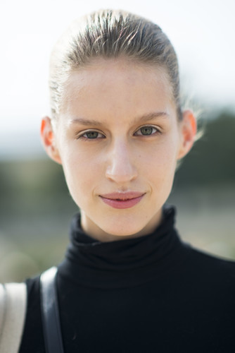 This girl brought attention to her eyes with a simple swipe of white shadow.
Source: Le 21ème | Adam Katz Sinding
This girl brought attention to her eyes with a simple swipe of white shadow.
Source: Le 21ème | Adam Katz Sinding