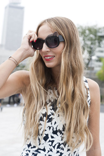 Harley Viera-Newton knows that no Fashion Week outfit is complete without a pair of great shades.
Harley Viera-Newton knows that no Fashion Week outfit is complete without a pair of great shades.