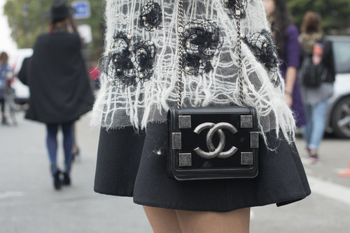 We spy a little Chanel.
We spy a little Chanel.