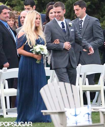 Jessica Simpson Brings Her Family Along For a Beach Wedding! Jessica Simpson Brings Her Family Along For a Beach Wedding!