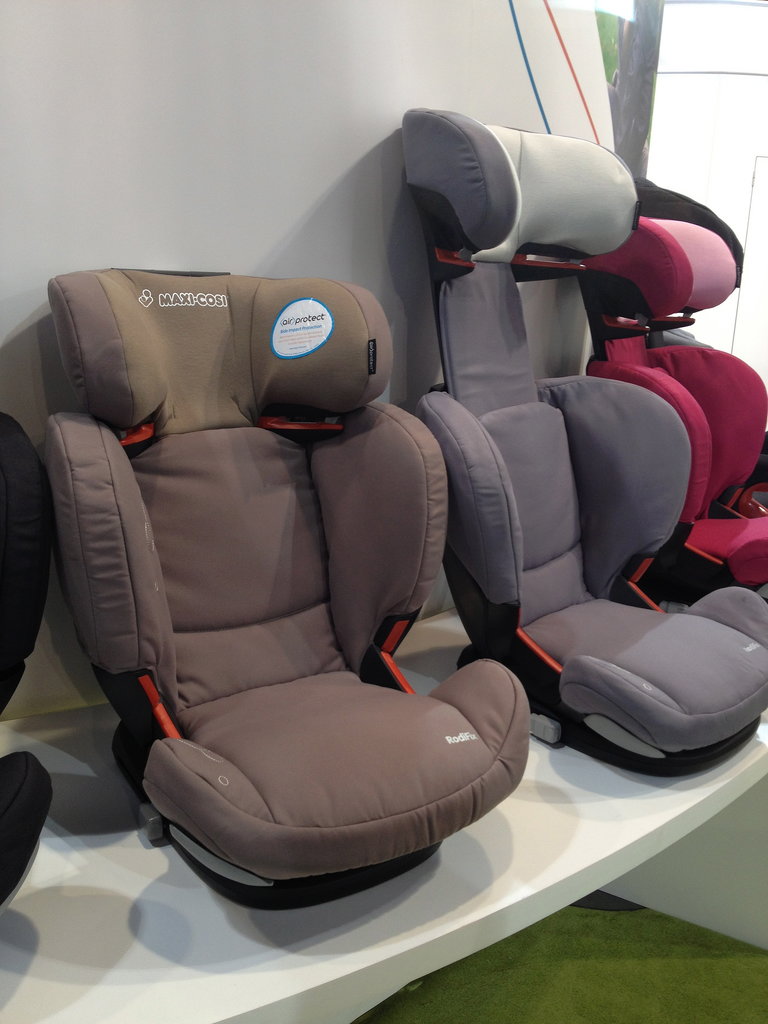 Maxi-Cosi's RadiFix Booster has a back that expands (much like a rib cage) when the headrest is raised. 
