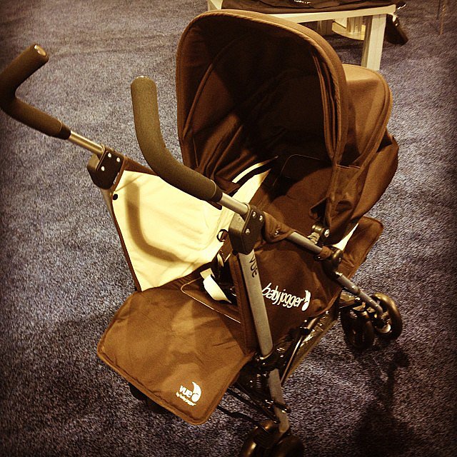 Baby Jogger's first umbrella stroller — the Vue — is reversible. It is both forward- and parent-facing.
