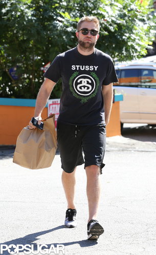 Even With a Scraggly Beard, Robert Pattinson Is Still Hot Even With a Scraggly Beard, Robert Pattinson Is Still Hot