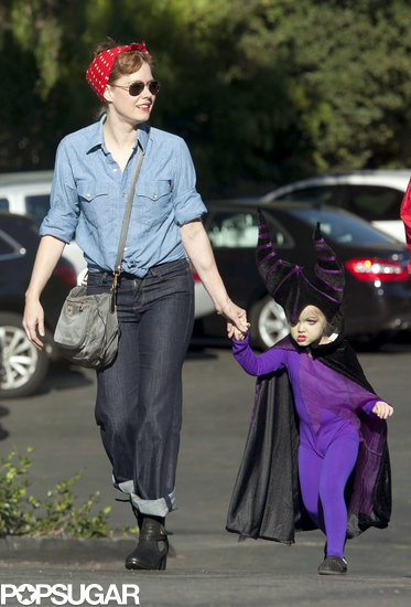 Amy Adams took her daughter, Aviana, to a costume party in LA; Amy was dressed as Rosie the Riveter, and Aviana was a tiny Maleficent!
Amy Adams took her daughter, Aviana, to a costume party in LA; Amy was dressed as Rosie the Riveter, and Aviana was a tiny Maleficent!