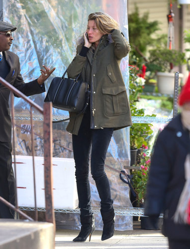 Wintry weather was no cause for Gisele Bündchen to dress down. Instead, she topped off her anorak and skinnies with luxe accessories.
Wintry weather was no cause for Gisele Bündchen to dress down. Instead, she topped off her anorak and skinnies with luxe accessories.