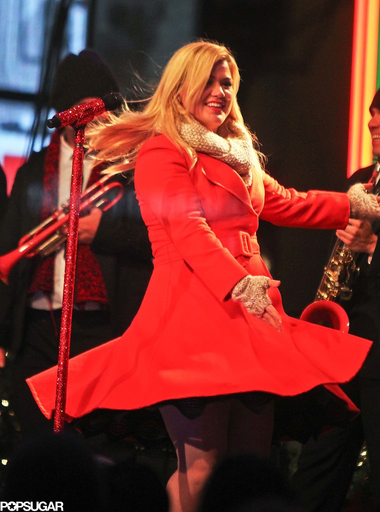 Kelly Clarkson was truly "Wrapped in Red" with a festive red coat during her Rockefeller Center tree lighting taping.
Kelly Clarkson was truly "Wrapped in Red" with a festive red coat during her Rockefeller Center tree lighting taping.
