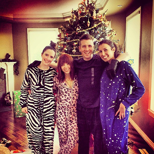 Carly Rae Jepsen's family wore onesies.
Source: Instagram user carlyraejepsen
Carly Rae Jepsen's family wore onesies.
Source: Instagram user carlyraejepsen