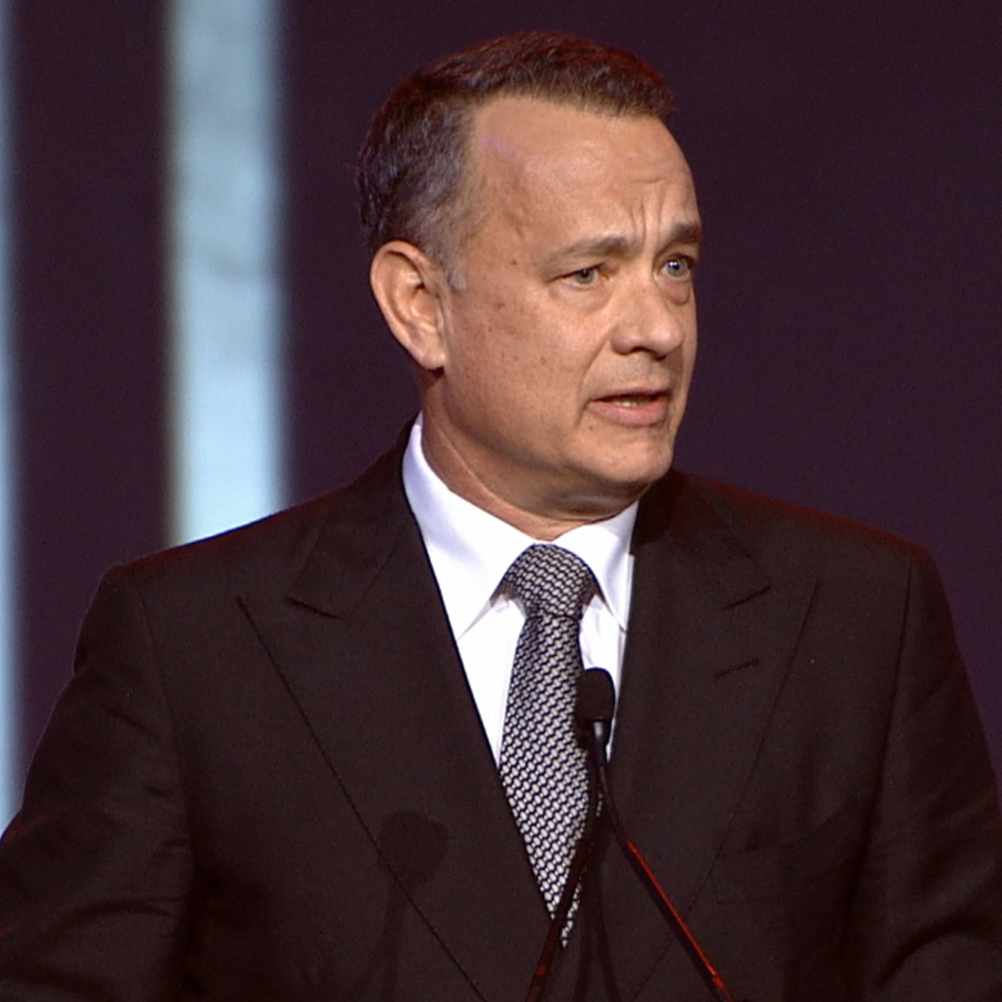 Ahem! Tom Hanks Compliments Julia Roberts on Her "Nice Pair" of What?