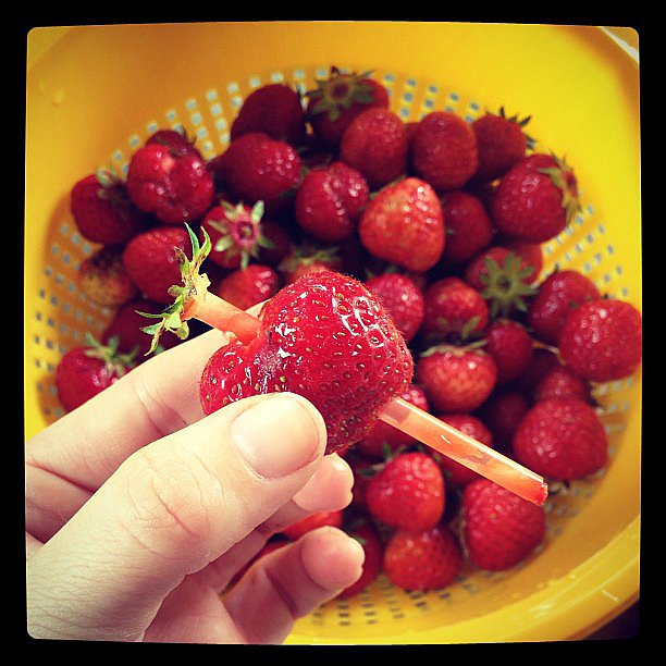 Prep Your Kids' Strawberries Prep Your Kids' Strawberries