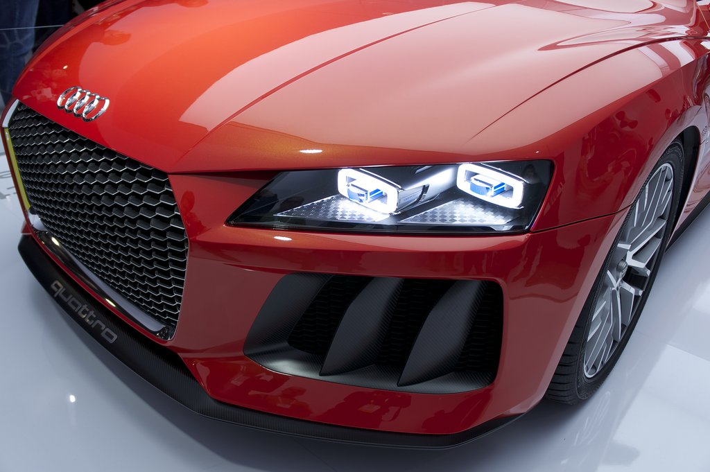 Audi — Laser-Light Headlamps Audi — Laser-Light Headlamps