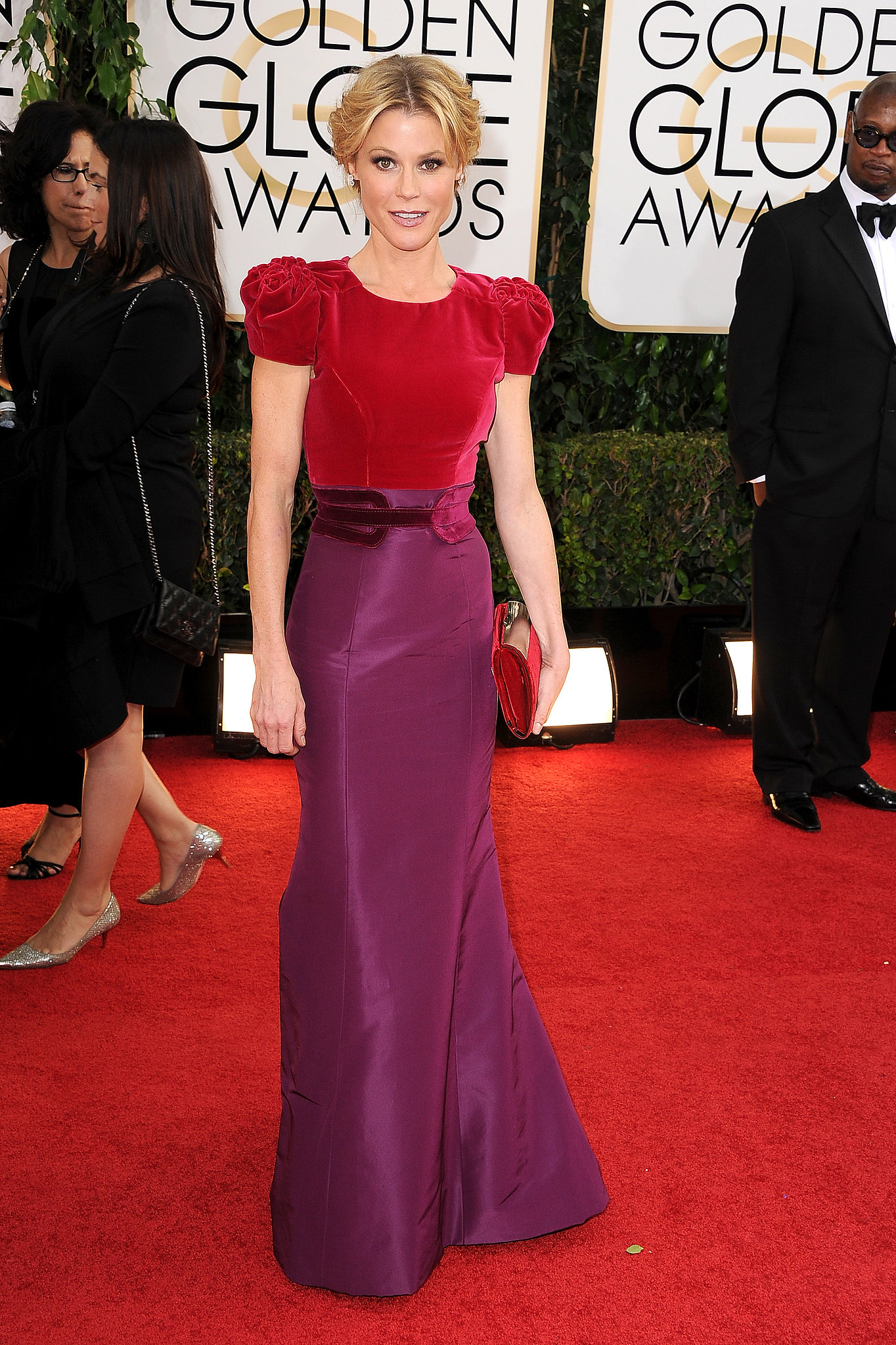 Julie Bowen, of Modern Family-fame, hit the red carpet. | Famous Faces