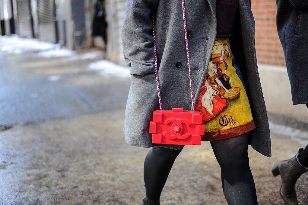 A Chanel Lego clutch is a perfect show companion. 
Source: Gorunway

