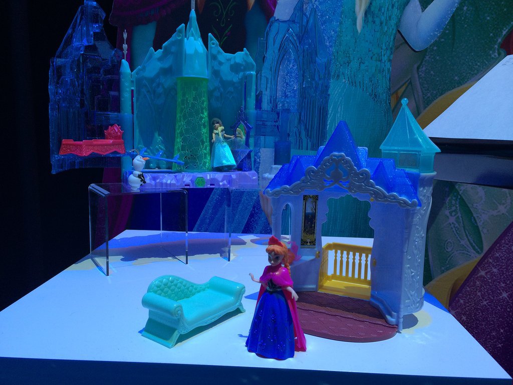 Mattel Elsa’s Ice Castle Play Set Mattel Elsa’s Ice Castle Play Set