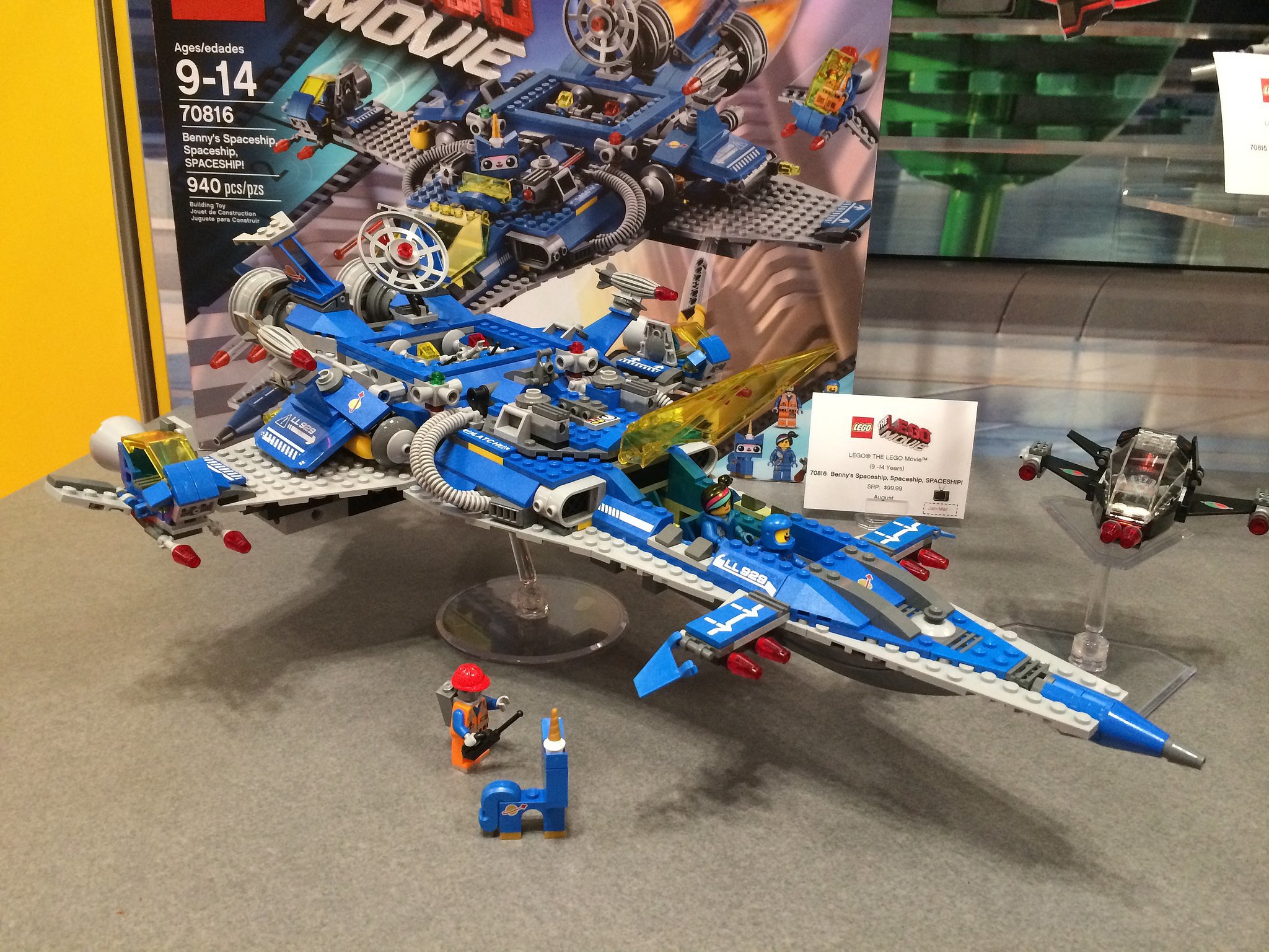 Lego-Benny-Spaceship.jpg