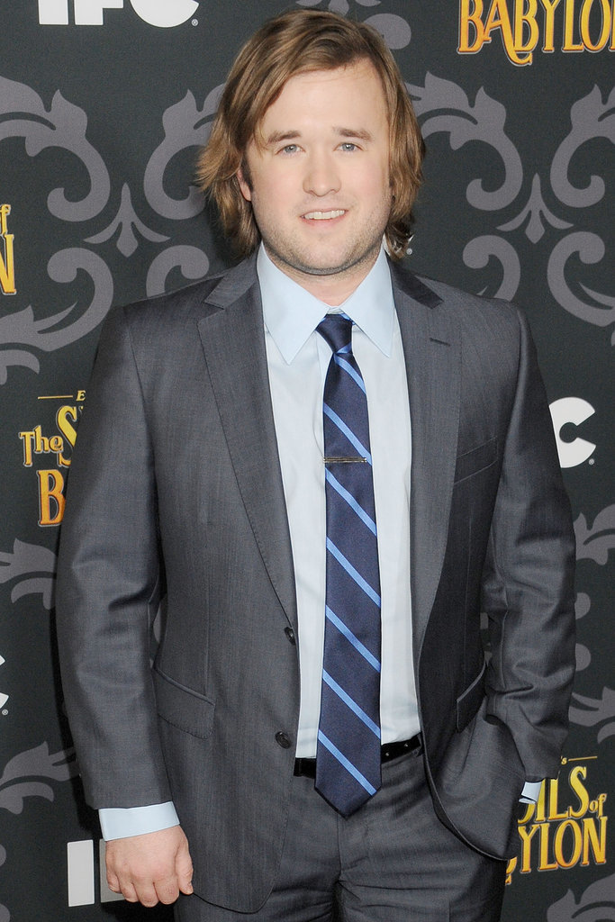 Haley Joel Osment will be in the Entourage movie in a supporting role. He joins Jeremy Piven, Billy Bob Thornton, Adrian Grenier, Kevin Dillon, Jerry Ferrara, and Kid Cudi as Ari's new assistant.
Haley Joel Osment will be in the Entourage movie in a supporting role. He joins Jeremy Piven, Billy Bob Thornton, Adrian Grenier, Kevin Dillon, Jerry Ferrara, and Kid Cudi as Ari's new assistant.