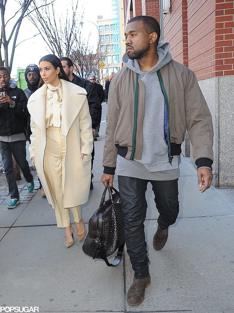 Kim Kardashian Mocks Khloé For Her "Ugly Shoes" Kim Kardashian Mocks Khloé For Her "Ugly Shoes"