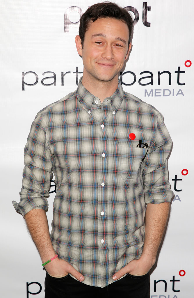 It's official: Joseph Gordon-Levitt will play Philippe Petit, the French high-wire artist who was the subject of the documentary Man on Wire. The film version will be called To Walk the Clouds, and Robert Zemeckis is directing.
It's official: Joseph Gordon-Levitt will play Philippe Petit, the French high-wire artist who was the subject of the documentary Man on Wire. The film version will be called To Walk the Clouds, and Robert Zemeckis is directing.
