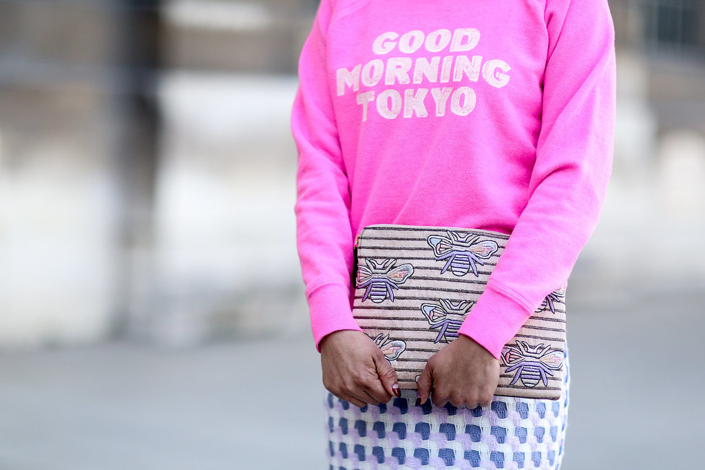 We love that her clutch pairs perfectly with more print.
We love that her clutch pairs perfectly with more print.