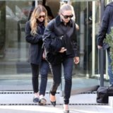 Mary-Kate and Ashley Olsen Wearing Black in Paris Mary-Kate and Ashley Olsen Wearing Black in Paris