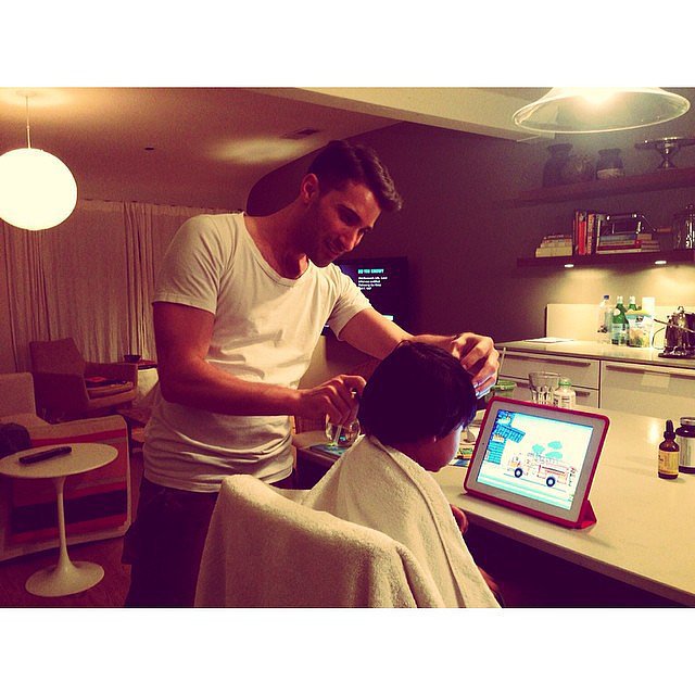 Phyllon Joy Gorré got a haircut in his kitchen from mom Doutzen Kroes's own stylist.
Source: Instagram user doutzen
Phyllon Joy Gorré got a haircut in his kitchen from mom Doutzen Kroes's own stylist.
Source: Instagram user doutzen
