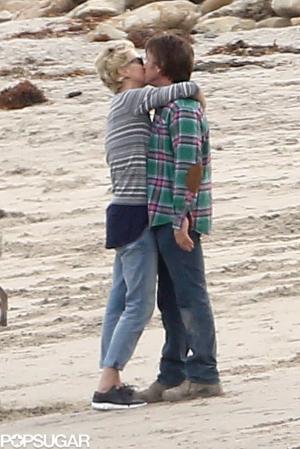 Charlize-Theron-Sean-Penn-PDA-Malibu-Pic