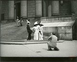 See: Bill Cunningham’s Early Photographs Of New York See: Bill Cunningham’s Early Photographs Of New York