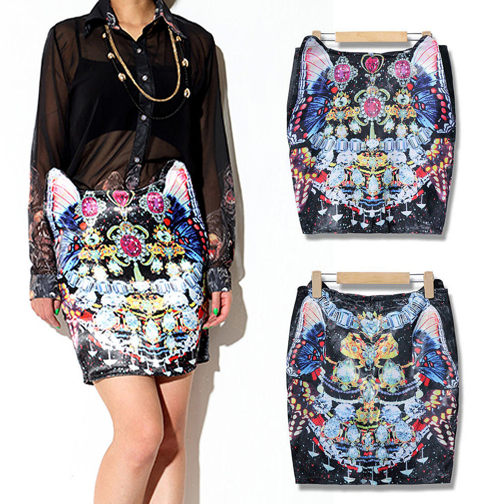 A 3D-like skirt ($15) shaped with cat ears in a baroque print? Sold.
A 3D-like skirt ($15) shaped with cat ears in a baroque print? Sold.