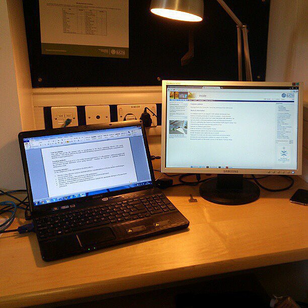 Increase your productivity by adding a second monitor.
Source: Instagram user ashleymp45
Increase your productivity by adding a second monitor.
Source: Instagram user ashleymp45