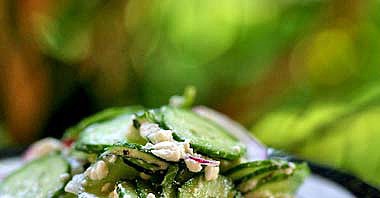 Yummy Link: Cucumber Salad with Mint and Feta Yummy Link: Cucumber Salad with Mint and Feta