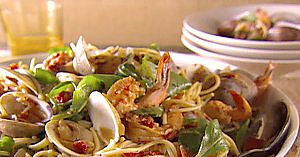 Quick Dinner: Spaghetti with Pinot Grigio & Seafood Quick Dinner: Spaghetti with Pinot Grigio & Seafood