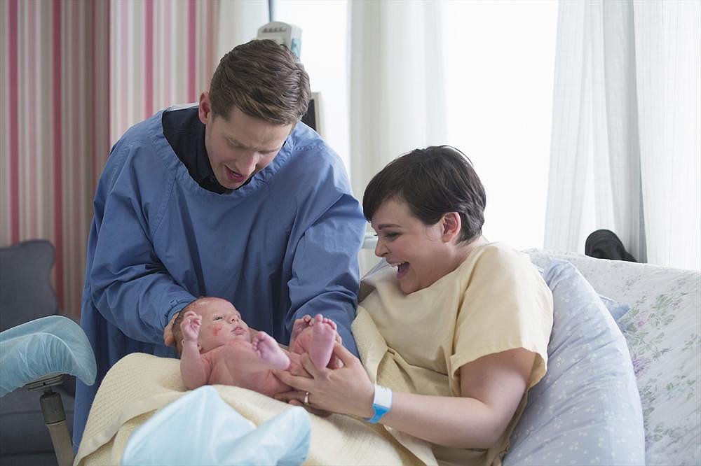 Once Upon a Time: Meet Snow and Charming's Tiny New Baby! Once Upon a Time: Meet Snow and Charming's Tiny New Baby!