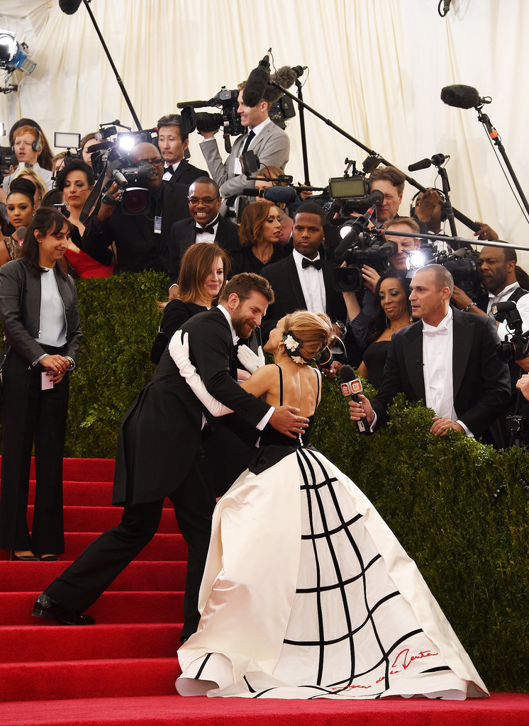 Cochairs Bradley Cooper and Sarah Jessica Parker stopped to greet each other on the stairs.
Cochairs Bradley Cooper and Sarah Jessica Parker stopped to greet each other on the stairs.