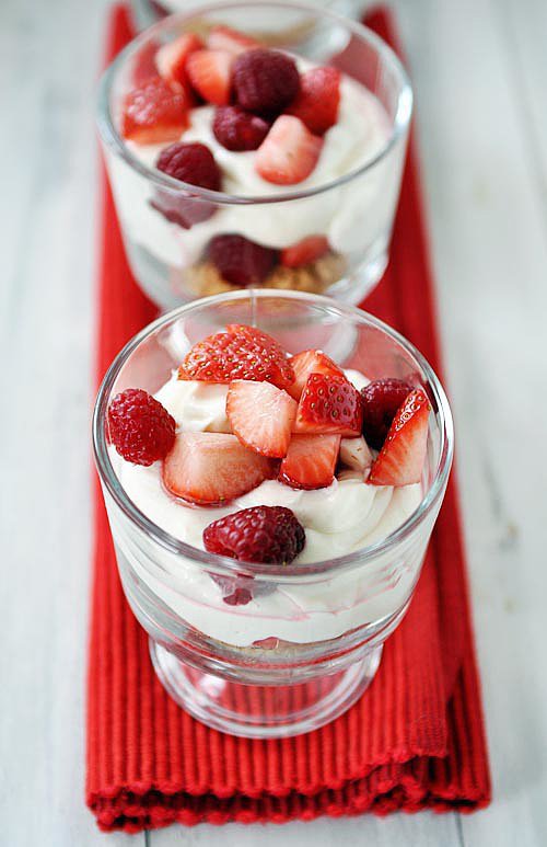 No-Bake Berry Cheesecakes No-Bake Berry Cheesecakes