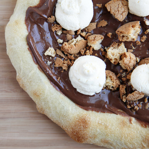 Almond Nutella Pizza Almond Nutella Pizza