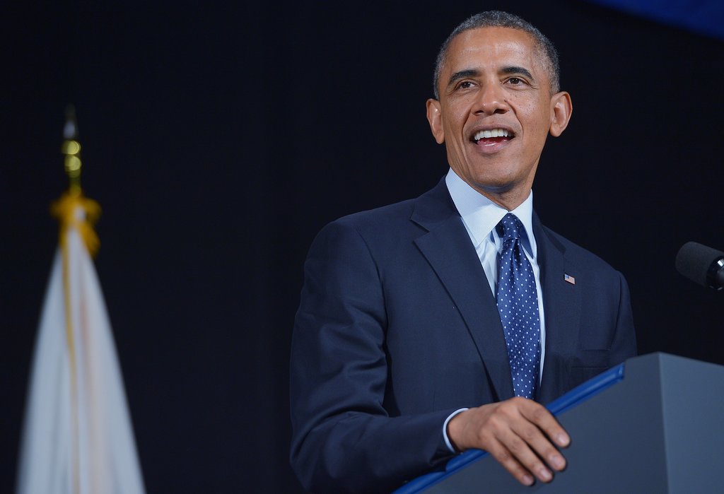 Obama Dishes Out Advice (and Hugs!) During a High School Graduation Speech Obama Dishes Out Advice (and Hugs!) During a High School Graduation Speech