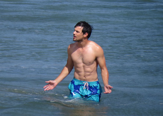 Taylor Lautner May Be Done With Twilight, but He's Still Hot Shirtless Taylor Lautner May Be Done With Twilight, but He's Still Hot Shirtless
