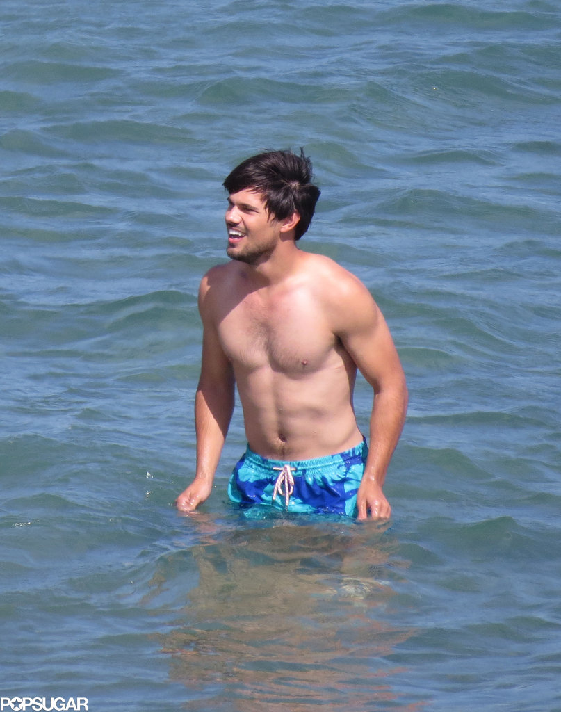Taylor Lautner splashed around shirtless on the LA set of Run the Tide on Tuesday.
Taylor Lautner splashed around shirtless on the LA set of Run the Tide on Tuesday.
