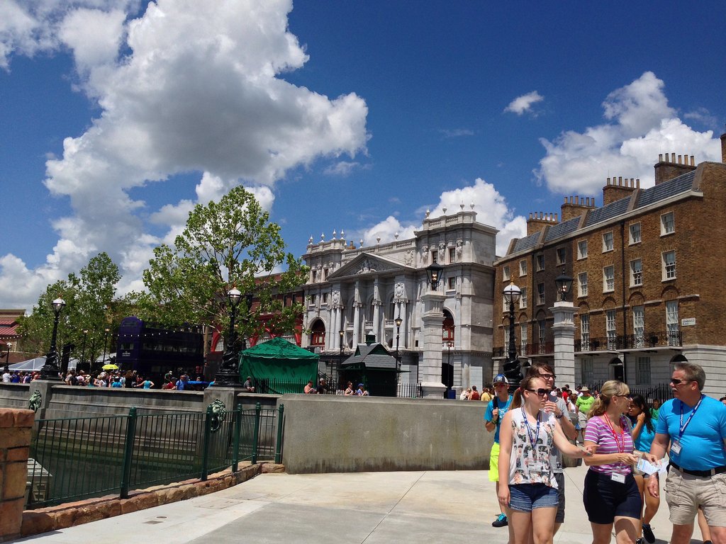This is a shot of London, where you can board the Hogwarts Express in King's Cross Station, check out the Knight Bus, and enter Diagon Alley.
This is a shot of London, where you can board the Hogwarts Express in King's Cross Station, check out the Knight Bus, and enter Diagon Alley.