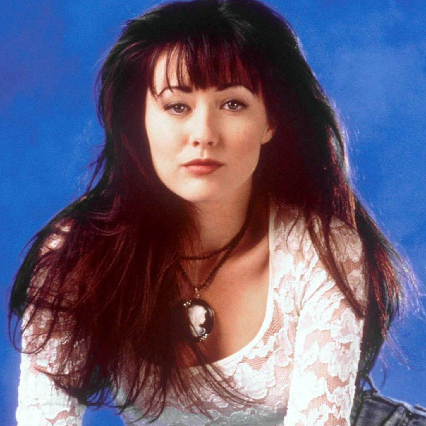 The Beverly Hills 90210 Guide to Nailing '90s Style