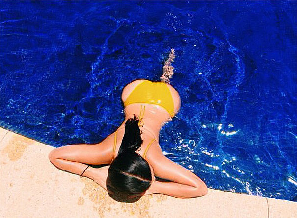 Kim Kardashian flaunted her backside while swimming in Mexico.  Source: Instagram user kimkardashian 
