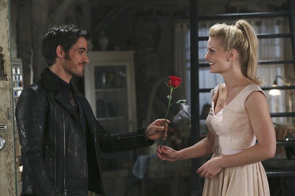 Emma And Hook Moments On Once Upon A Time Popsugar Entertainment