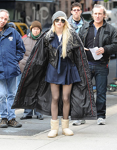 2 funny 2 look at Taylor Momsen
