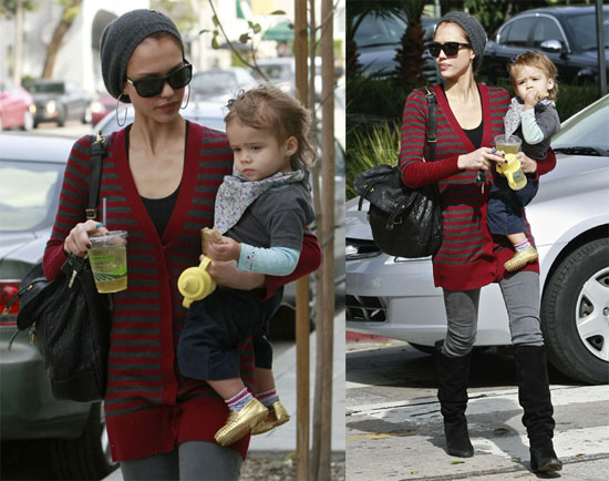 Photos of Jessica Alba and Honor in LA 2009-10-28 09:03:29