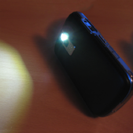 Turn Your BlackBerry Into a Flashlight With This BB App 