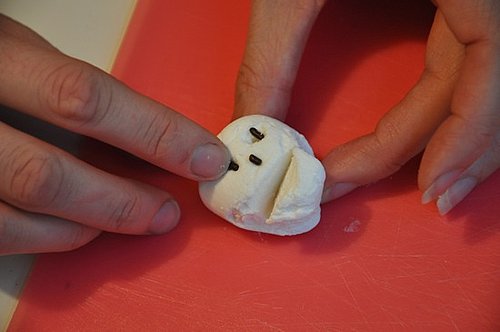 Marshmallow Sprinkle Skulls with Brownies Marshmallow Sprinkle Skulls with Brownies